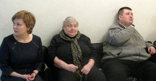 Svetlana Sidorkina (to the left) in the corridor of the Moscow District Military Court. April 2015. Photo by Vyacheslav Feraposhkin for the "Caucasian Knot" Svetlana Sidorkina (to the left) in the corridor of the Moscow District Military Court. April 2015. Photo by Vyacheslav Feraposhkin for the "Caucasian Knot"