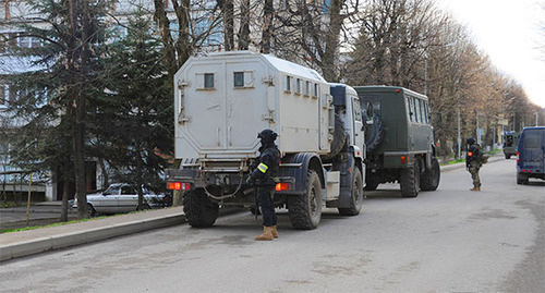 Special equipment in a street of Buynaksk. Photo: http://nac.gov.ru/nakmessage/2015/04/17/v-nalchike-neitralizovan-odioznyi-glavar-banditskogo-podpolya.html Special equipment in a street of Buynaksk. Photo: http://nac.gov.ru/nakmessage/2015/04/17/v-nalchike-neitralizovan-odioznyi-glavar-banditskogo-podpolya.html