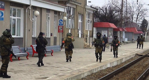Law enforcers on a special operation. Photo: http://nac.gov.ru/nakmessage/2015/03/11/operativnym-shtabom-nak-v-kbr-provedeny-taktiko-spetsialnye-ucheniya-po-presec.html Law enforcers on a special operation. Photo: http://nac.gov.ru/nakmessage/2015/03/11/operativnym-shtabom-nak-v-kbr-provedeny-taktiko-spetsialnye-ucheniya-po-presec.html