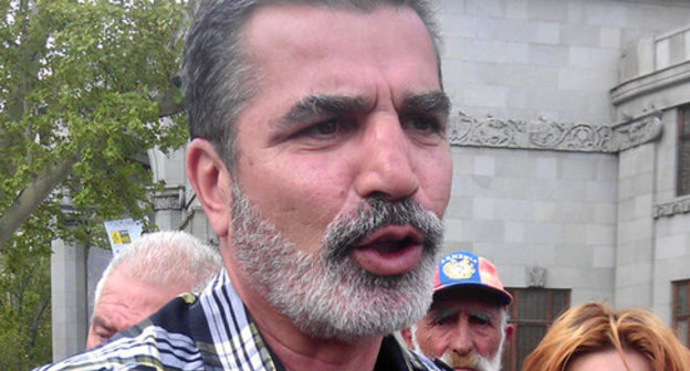 Veteran of the Karabakh War Khachik Avetisyan, Yerevan, April 28, 2015. Photo by Tigran Petrosyan for the ‘Caucasian Knot’. Veteran of the Karabakh War Khachik Avetisyan, Yerevan, April 28, 2015. Photo by Tigran Petrosyan for the ‘Caucasian Knot’.