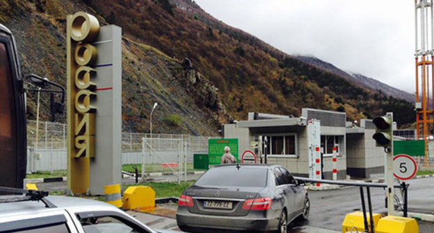 Checkpoint at Georgia-Russia border. Photo by Akhmed Aldebirov for the ‘Caucasian Knot’. Checkpoint at Georgia-Russia border. Photo by Akhmed Aldebirov for the ‘Caucasian Knot’.