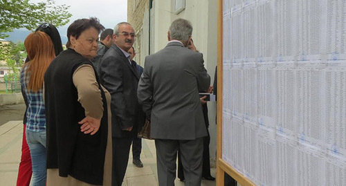 The parliamentary elections in Nagorno-Karabakh. At the polling station. May 3, 2015. Photo by Alvard Grigoryan for the "Caucasian Knot" The parliamentary elections in Nagorno-Karabakh. At the polling station. May 3, 2015. Photo by Alvard Grigoryan for the "Caucasian Knot"