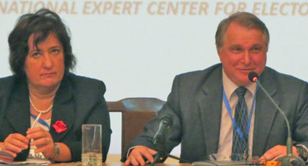 Aleksand Tsinker, the President of the International expert Centre for Electoral Systems (ICES) (in the centre) in Stepanakert. Nagorno-Karabakh. May 4, 2015. Photo by Alvard Grigoryan for the "Caucasian Knot" Aleksand Tsinker, the President of the International expert Centre for Electoral Systems (ICES) (in the centre) in Stepanakert. Nagorno-Karabakh. May 4, 2015. Photo by Alvard Grigoryan for the "Caucasian Knot"