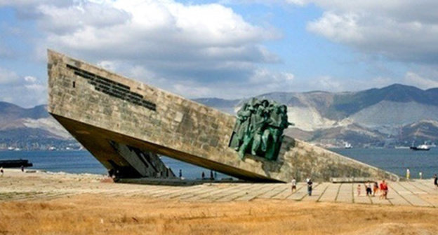 The Memorial Complex "Novaya Zemlya". Novorossiysk. Photo by the user rwike77 from the site flickr.com The Memorial Complex "Novaya Zemlya". Novorossiysk. Photo by the user rwike77 from the site flickr.com