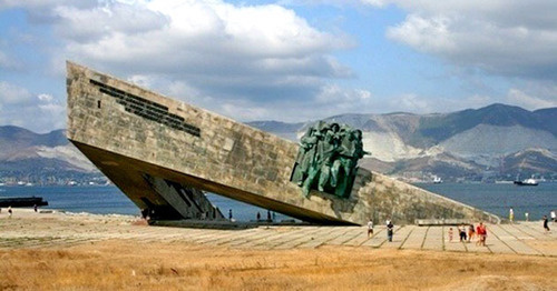 The Memorial Complex "Novaya Zemlya". Novorossiysk. Photo by the user rwike77 from the site flickr.com The Memorial Complex "Novaya Zemlya". Novorossiysk. Photo by the user rwike77 from the site flickr.com