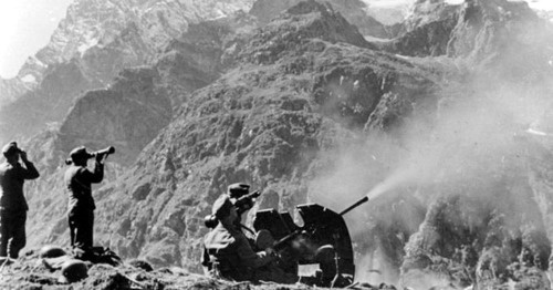 The German antiaircraft artillery fire, September 1942. North Caucasus. Photo: undesarchiv, Bild 146-1970-033-04 / CC-BY-SA https://ru.wikipedia.org The German antiaircraft artillery fire, September 1942. North Caucasus. Photo: undesarchiv, Bild 146-1970-033-04 / CC-BY-SA https://ru.wikipedia.org