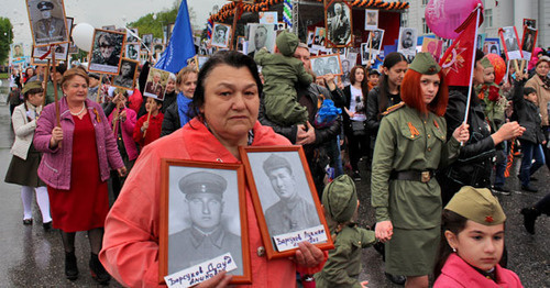 The march "Immortal Regiment" in Nalchik. May 9, 2015. Photo by Lyudmila Maratova for the "Caucasian Knot" The march "Immortal Regiment" in Nalchik. May 9, 2015. Photo by Lyudmila Maratova for the "Caucasian Knot"