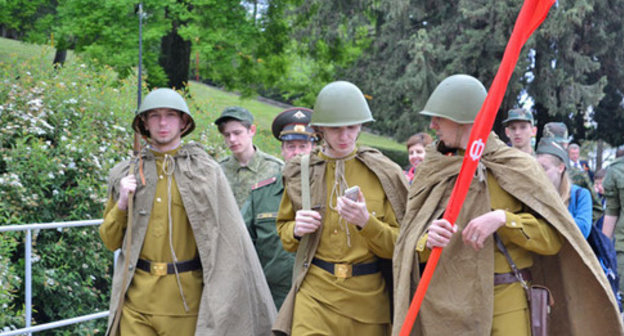 The participants of the events on the Victory Day. Sochi, May 9, 2015. Photo by Svetlana Kravchenko for the "Caucasian Knot" The participants of the events on the Victory Day. Sochi, May 9, 2015. Photo by Svetlana Kravchenko for the "Caucasian Knot"