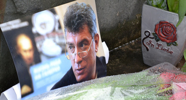 Boris Nemtsov's photo near the monument to the victims of the political repressions, March 2015. Photo by Svetlana Kravchenko for the "Caucasian Knot" Boris Nemtsov's photo near the monument to the victims of the political repressions, March 2015. Photo by Svetlana Kravchenko for the "Caucasian Knot"