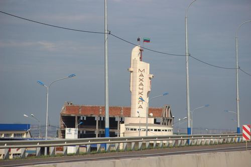 Stele at the exit road of Makhachkala. Photo by Akhmed Aldebirov for the "Caucasian Knot" Stele at the exit road of Makhachkala. Photo by Akhmed Aldebirov for the "Caucasian Knot"