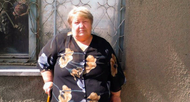 Lyudmila Bogatenkova near the building of the Budyonnovsk City Court. May 19, 2015. Photo by Anna Mikhaylova Lyudmila Bogatenkova near the building of the Budyonnovsk City Court. May 19, 2015. Photo by Anna Mikhaylova
