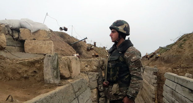The soldier of the Karabakh army on sentry duty. Photo by Alvard Grigoryan for the "Caucasian Knot" The soldier of the Karabakh army on sentry duty. Photo by Alvard Grigoryan for the "Caucasian Knot"