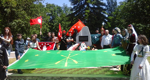 Circassian and Abasin activists at the rally dedicated to the 151st anniversary of the end of the Caucasian War. Cherkessk, May 21. Photo by Asya Kapaeva for the "Caucasian Knot" Circassian and Abasin activists at the rally dedicated to the 151st anniversary of the end of the Caucasian War. Cherkessk, May 21. Photo by Asya Kapaeva for the "Caucasian Knot"