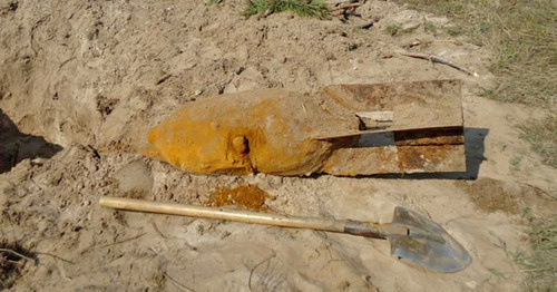 A model FAB-100 bomb. Photo http://visti.ks.ua/novosti/foto/12793-v-cyurupinske-obnaruzhena-fugasnaya-aviacionnaya-bomba-vesom-100-kg.html A model FAB-100 bomb. Photo http://visti.ks.ua/novosti/foto/12793-v-cyurupinske-obnaruzhena-fugasnaya-aviacionnaya-bomba-vesom-100-kg.html