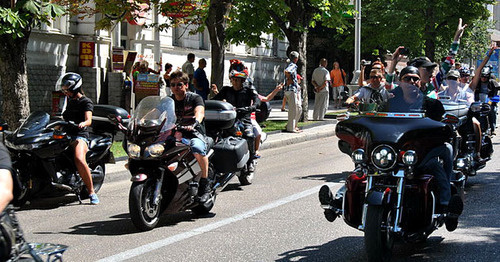 Bikers. Photo: Koneco https://ru.wikipedia.org Bikers. Photo: Koneco https://ru.wikipedia.org