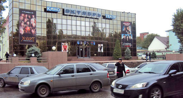 ‘October’ cinema hall in Makhachkala. Photo: AbuUbaida, http://ru.wikipedia.org ‘October’ cinema hall in Makhachkala. Photo: AbuUbaida, http://ru.wikipedia.org