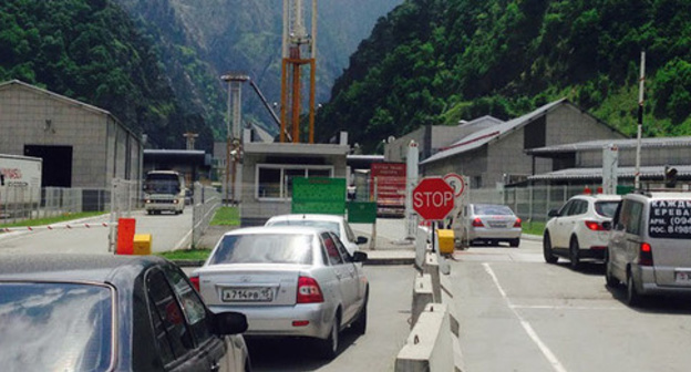 Border checkpoint "Verkhniy Lars". Photo by Magomed Magomedov for the ‘Caucasian Knot’. Border checkpoint "Verkhniy Lars". Photo by Magomed Magomedov for the ‘Caucasian Knot’.