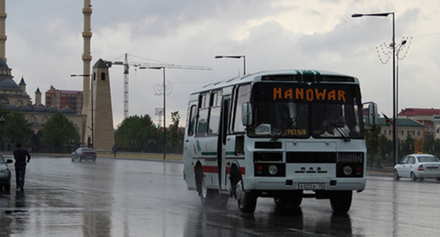 Bus in Grozny. Photo by Magomed Magomedov for the ‘Caucasian Knot’. Bus in Grozny. Photo by Magomed Magomedov for the ‘Caucasian Knot’.