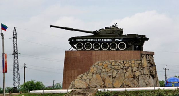 Tank in Khasavyurt. Photo by Magomed Magomedov for the ‘Caucasian Knot’. Tank in Khasavyurt. Photo by Magomed Magomedov for the ‘Caucasian Knot’.