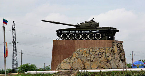 Tank in Khasavyurt. Photo by Magomed Magomedov for the ‘Caucasian Knot’. Tank in Khasavyurt. Photo by Magomed Magomedov for the ‘Caucasian Knot’.