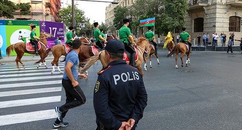Baku Torch Relay of 2015 European Games. Baku, June 7, 2015. Photo by Aziz Karimov for the ‘Caucasian Knot’. Baku Torch Relay of 2015 European Games. Baku, June 7, 2015. Photo by Aziz Karimov for the ‘Caucasian Knot’.