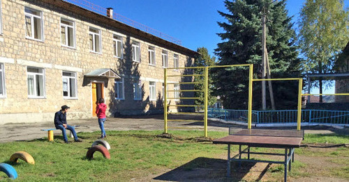 Boarding School No. 1, located in the village of Zayukovo. Photo http://zaykovointern.jimdo.com/%D1%84%D0%BE%D1%82%D0%BE%D0%B3%D0%B0%D0%BB%D0%B5%D1%80%D0%B5%D1%8F/ Boarding School No. 1, located in the village of Zayukovo. Photo http://zaykovointern.jimdo.com/%D1%84%D0%BE%D1%82%D0%BE%D0%B3%D0%B0%D0%BB%D0%B5%D1%80%D0%B5%D1%8F/