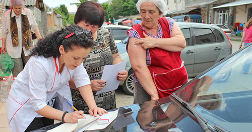 The residenrs of Alagir are carried out a vaccination. June 2015. Photo by Emma Marzoeva for the "Caucasian Knot" The residenrs of Alagir are carried out a vaccination. June 2015. Photo by Emma Marzoeva for the "Caucasian Knot"