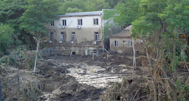 Svanidze street after flooding. Photo by Inna Kukudzhanova for the ‘Caucasian Knot’. Svanidze street after flooding. Photo by Inna Kukudzhanova for the ‘Caucasian Knot’.