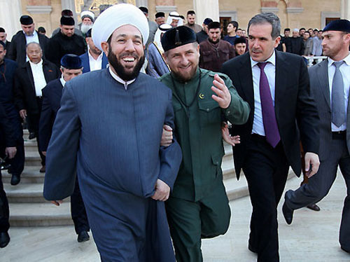 Ramzan Kadyrov ( In the centre ). Photo by www.chechnyafree.ru Ramzan Kadyrov ( In the centre ). Photo by www.chechnyafree.ru