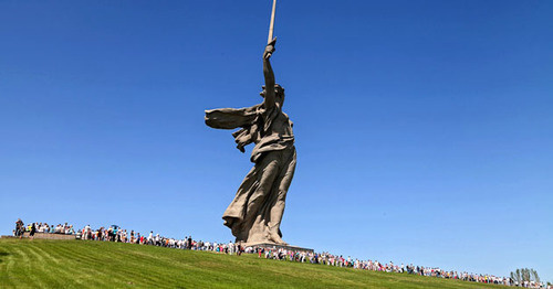 Memorial complex The Motherland Calls! at Mamaev Kurgan in Volgograd. Photo: Oleg V. Dimitrov http://www.volfoto.ru/volgograd/mamayev_kurgan/rodina_mat/photos/3636.html Memorial complex The Motherland Calls! at Mamaev Kurgan in Volgograd. Photo: Oleg V. Dimitrov http://www.volfoto.ru/volgograd/mamayev_kurgan/rodina_mat/photos/3636.html