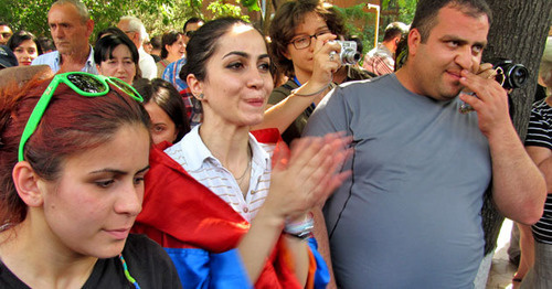 Protesters against hike in electricity prices, Yerevan, June 24, 2015. Photo by Tigran Petrosyan for the ‘Caucasian Knot’. Protesters against hike in electricity prices, Yerevan, June 24, 2015. Photo by Tigran Petrosyan for the ‘Caucasian Knot’.