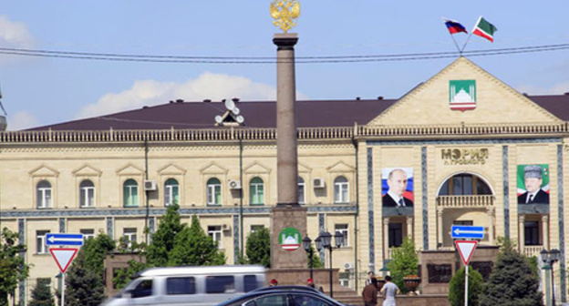 The stele "City of Military Glory". in Grozny. Photo by Akhmed Aldebirov for the "Caucasian Knot" The stele "City of Military Glory". in Grozny. Photo by Akhmed Aldebirov for the "Caucasian Knot"