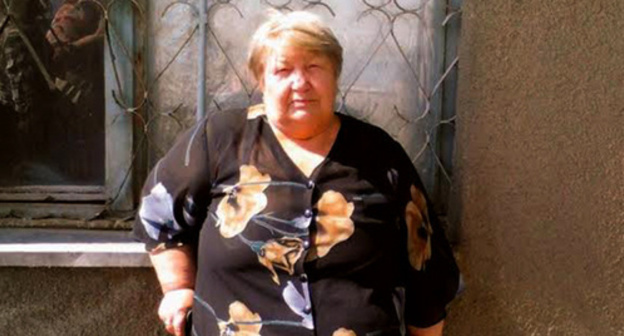 Lyudmila Bogatenkova near the building of the city court of Budyonnovsk on May 19, 2015. Photo: Anna Mikhaylova Lyudmila Bogatenkova near the building of the city court of Budyonnovsk on May 19, 2015. Photo: Anna Mikhaylova