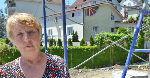 Nina Dubovaya in her land plot full of debris from the illegal construction works. Sochi, July 2015. Photo by Svetlana Kravchenko for the "Caucasian Knot" Nina Dubovaya in her land plot full of debris from the illegal construction works. Sochi, July 2015. Photo by Svetlana Kravchenko for the "Caucasian Knot"