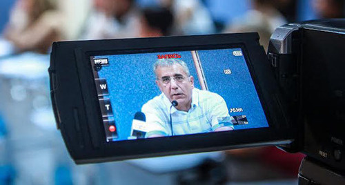 Record of Intigam Aliev’s speech. Photo by Aziz Karimov for the ‘Caucasian Knot’. Record of Intigam Aliev’s speech. Photo by Aziz Karimov for the ‘Caucasian Knot’.