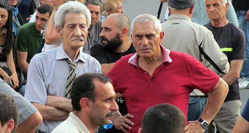 Protesters in Yerevan, July 6, 2015. Photo by Armine Martirosyan for the ‘Caucasian Knot’. Protesters in Yerevan, July 6, 2015. Photo by Armine Martirosyan for the ‘Caucasian Knot’.