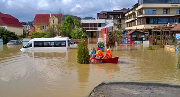 Flooded housed in the village of Mirny, Sochi, June 26, 2015. Photo by Anna Gritsevich for the ‘Caucasian Knot’. Flooded housed in the village of Mirny, Sochi, June 26, 2015. Photo by Anna Gritsevich for the ‘Caucasian Knot’.
