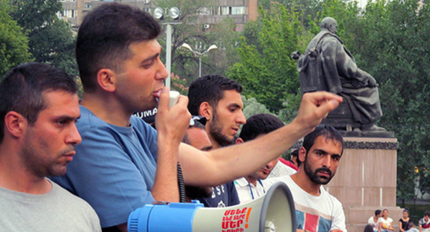 David Sanasaryan, member of Coordination Group, July 7, 2015. Photo by Armine Martirosyan for the ‘Caucasian Knot’. David Sanasaryan, member of Coordination Group, July 7, 2015. Photo by Armine Martirosyan for the ‘Caucasian Knot’.