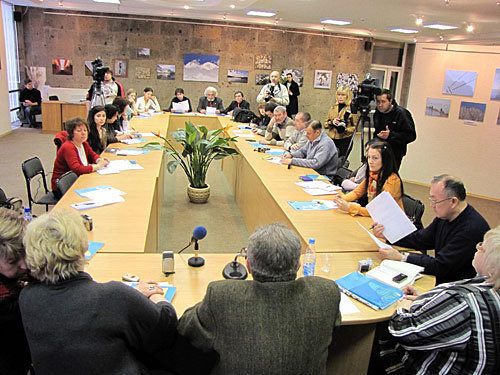 Press-conference in Donskaya state public library of Rostov-on-Don, February 18, 2010. Photo by the "Caucasian Knot" Press-conference in Donskaya state public library of Rostov-on-Don, February 18, 2010. Photo by the "Caucasian Knot"