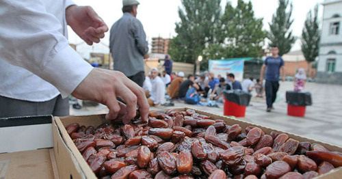 Dates, a popular fast-breaking meal. Photo by Ruslan Alibekov for the "Caucasian Knot" Dates, a popular fast-breaking meal. Photo by Ruslan Alibekov for the "Caucasian Knot"