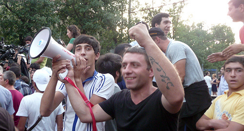 Protesters against the increase of the electricity tariff. Yerevan, July 1, 2015. Photo by Armine Martirosyan for the "Caucasian Knot" Protesters against the increase of the electricity tariff. Yerevan, July 1, 2015. Photo by Armine Martirosyan for the "Caucasian Knot"