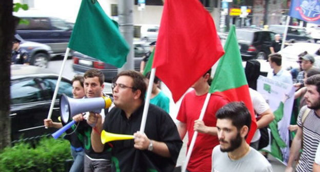 A march against the ongoing Georgia's ecological policy was held in Tbilisi. July 16, 2015. Photo by Edita Badasyan for the "Caucasian Knot" A march against the ongoing Georgia's ecological policy was held in Tbilisi. July 16, 2015. Photo by Edita Badasyan for the "Caucasian Knot"
