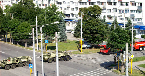 Military equipment around the house where the special operation was conducted. Nalchik, July 23, 2015. Photo by Lyudmila Maratova for the "Caucasian Knot" Military equipment around the house where the special operation was conducted. Nalchik, July 23, 2015. Photo by Lyudmila Maratova for the "Caucasian Knot"