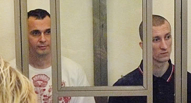 Oleg Sentsov (to the left) and Alexander Kolchenko (to the right) in the courtroom. Photo by Konstantin Volgin for the "Caucasian Knot" Oleg Sentsov (to the left) and Alexander Kolchenko (to the right) in the courtroom. Photo by Konstantin Volgin for the "Caucasian Knot"