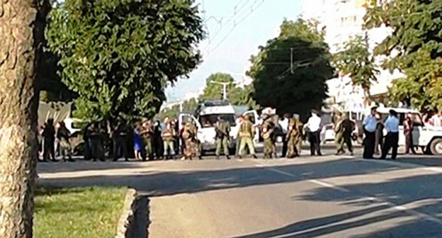 Cordoning off in the street of Nalchik. Photo: http://nac.gov.ru/nakmessage/2015/07/25/v-khode-kto-v-nalchike-presechena-deyatelnost-shesterykh-banditov-prichastnykh.html Cordoning off in the street of Nalchik. Photo: http://nac.gov.ru/nakmessage/2015/07/25/v-khode-kto-v-nalchike-presechena-deyatelnost-shesterykh-banditov-prichastnykh.html