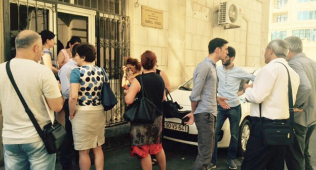 In front of the building of the Baku Court of Grave Crimes, RFE / RL http://www.radioazadlyg.org/content/article/27169033.html In front of the building of the Baku Court of Grave Crimes, RFE / RL http://www.radioazadlyg.org/content/article/27169033.html