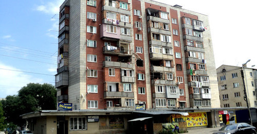 Multistorey apartment building in Musova street, 33, in Nalchik, where the special operation took place, July 6, 2015. Photo by Lyudmila Maratova for the ‘Caucasian Knot’. Multistorey apartment building in Musova street, 33, in Nalchik, where the special operation took place, July 6, 2015. Photo by Lyudmila Maratova for the ‘Caucasian Knot’.