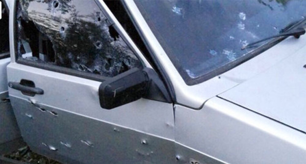 Bullet holes in the car. Photo: http://nac.gov.ru/nakmessage/2015/06/10/v-dagestane-neitralizovan-odin-iz-glavarei-banditskogo-podpolya.html Bullet holes in the car. Photo: http://nac.gov.ru/nakmessage/2015/06/10/v-dagestane-neitralizovan-odin-iz-glavarei-banditskogo-podpolya.html