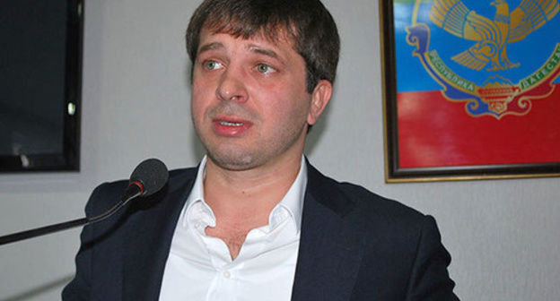 Andrei Vinogradov. Photo: http://fedpress.ru/news/society/news_crime/1438155255-smi-zhiteli-kizlyarskogo-raiona-gotovyat-skhod-protiv-aresta-andreya-vinogradova Andrei Vinogradov. Photo: http://fedpress.ru/news/society/news_crime/1438155255-smi-zhiteli-kizlyarskogo-raiona-gotovyat-skhod-protiv-aresta-andreya-vinogradova