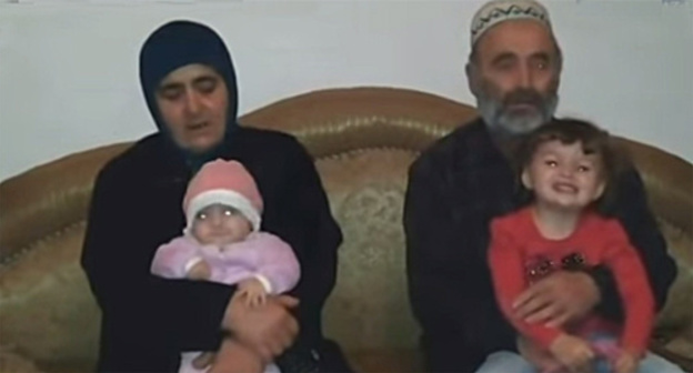 Parents of Askhab Murtazaliev. Screenshot from the video posted by the ‘Caucasian Knot’, https://www.youtube.com/watch?t=23&v=j-4trRN0kdo Parents of Askhab Murtazaliev. Screenshot from the video posted by the ‘Caucasian Knot’, https://www.youtube.com/watch?t=23&v=j-4trRN0kdo